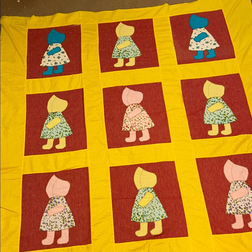 Vintage Sunbonnet Sue Quilt/ TOP ONLY. 62”x87” Dresses appear to be feedsack.